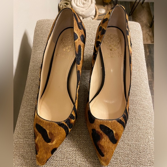 Vince Camuto Frittam Pump - Picture 7 of 8